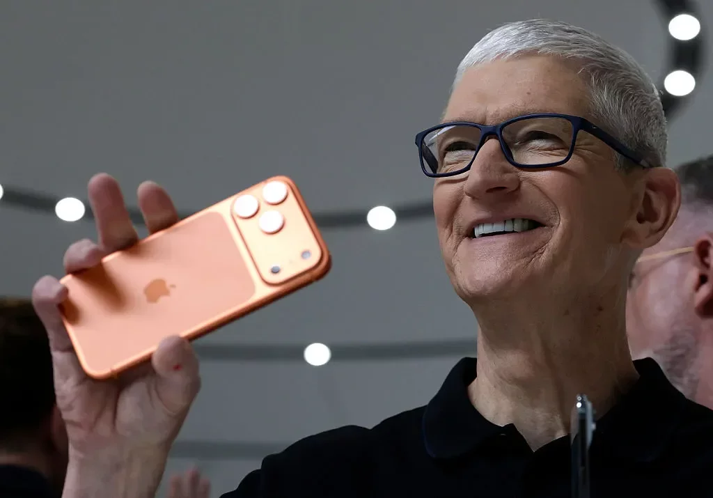 iPhone Achieves Record-Breaking Sales in Latest Quarter