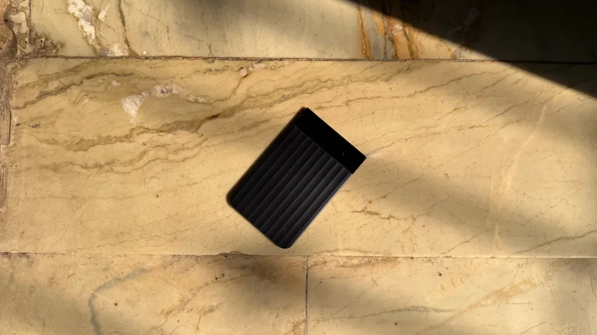 Innovative AI Notetaking Devices Transform Meeting Experiences