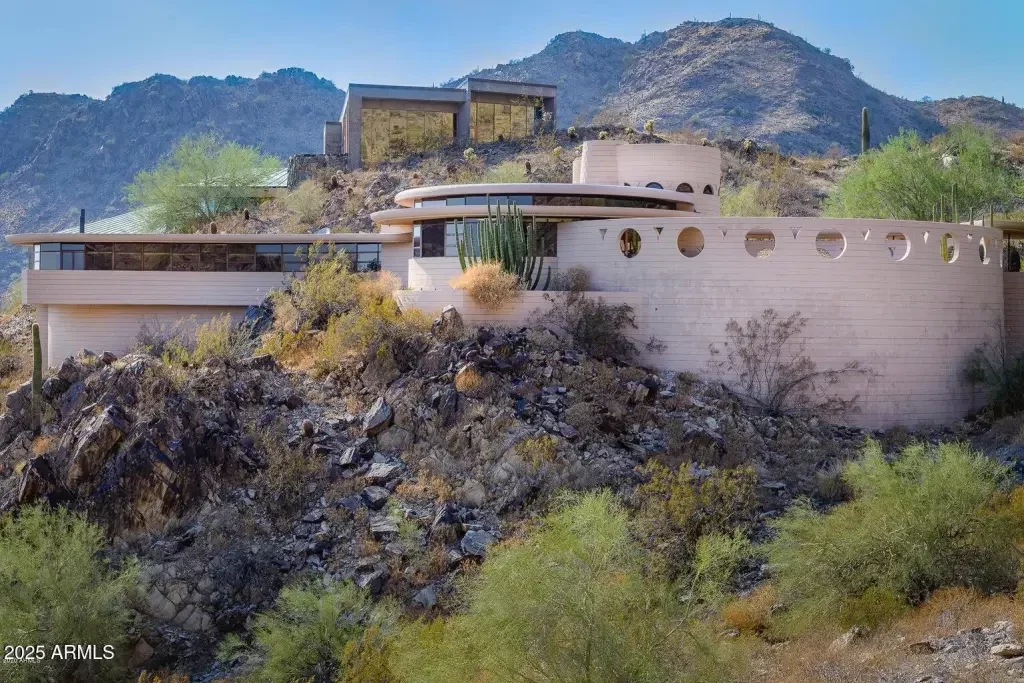 Frank Lloyd Wright's Iconic Circular Sun House Listed for $8.8 Million
