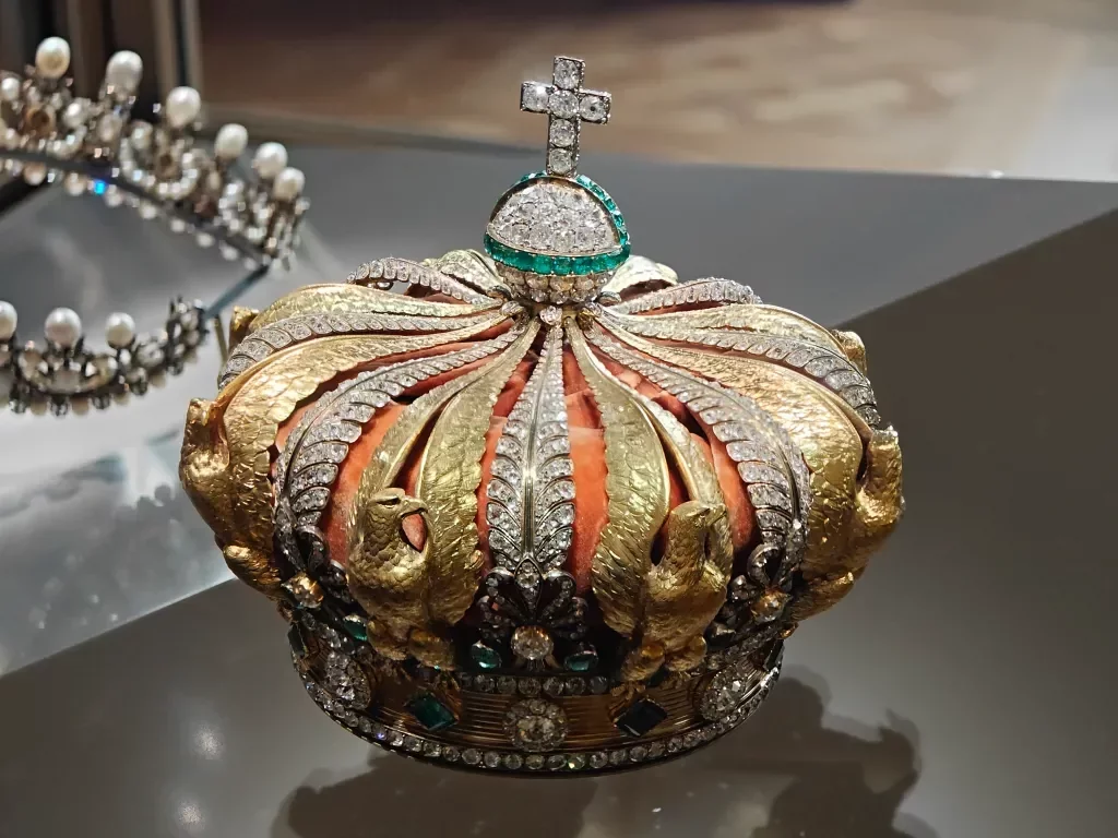 Restoration of Empress Eugénie's Crown Following Louvre Heist