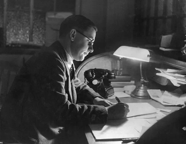 Reviving the Art of Correspondence: Embracing the 'Correspondence Hour'