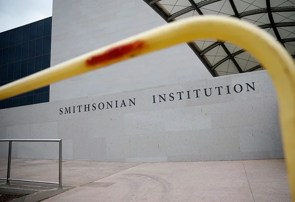 Citizen Historians Document Smithsonian Text Amid Cultural Review