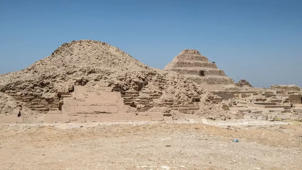 Egyptian Tour Guide Faces Consequences for Drawing on Ancient Pyramid