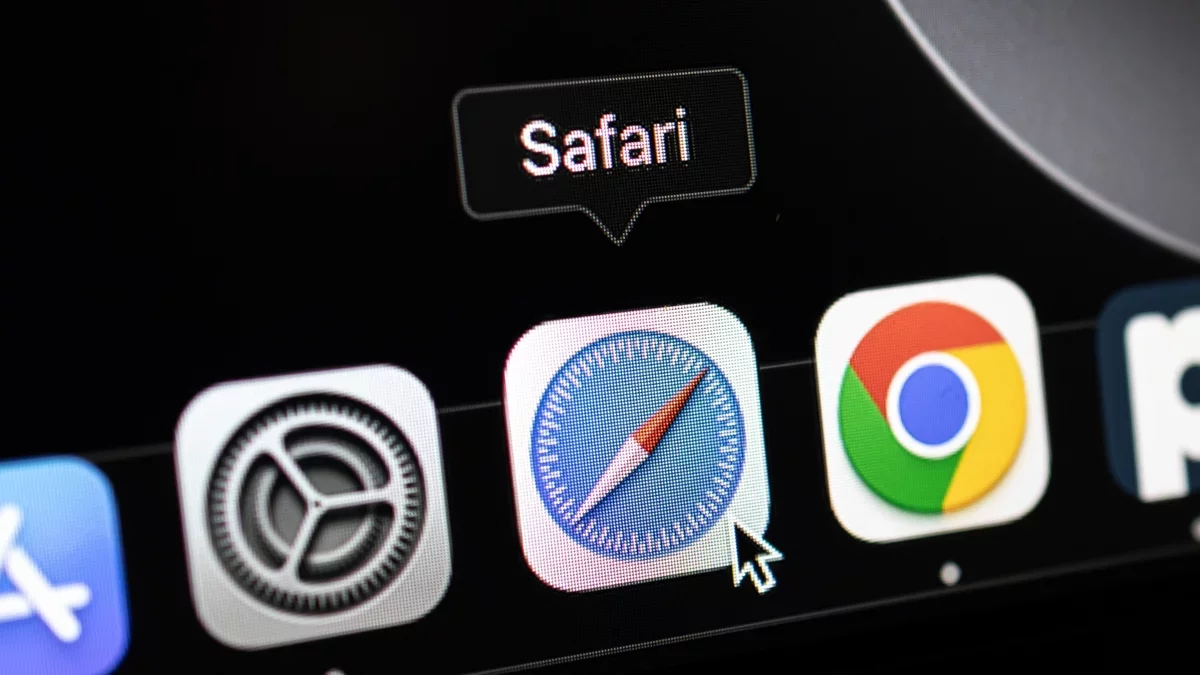 Apple Revives Safari's Beloved Compact Tabs Feature
