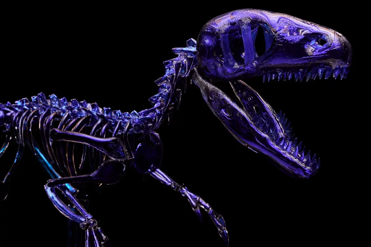 Grant Garmezy Creates a Life-Size Dakotaraptor Sculpture from Glass