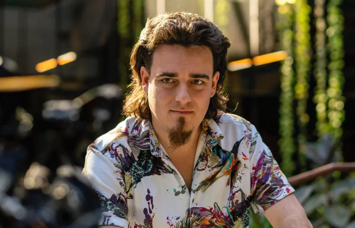 Palmer Luckey's ModRetro Aims for $1 Billion Valuation in Funding Talks