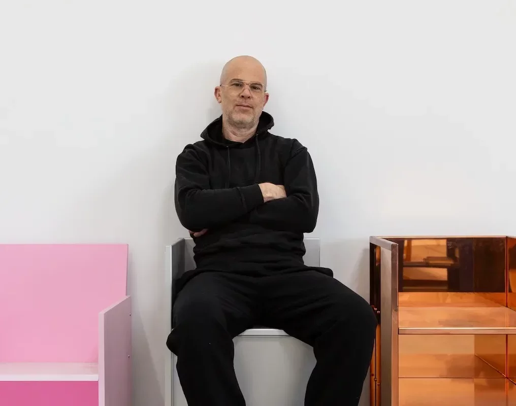 Jonas Wood Transforms Tennis Courts into Colorful Art in New Gagosian Exhibition