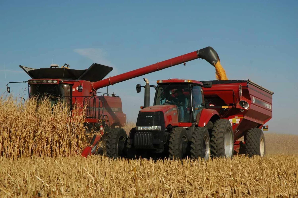 Tractor Sales in the U.S. and Canada Show Mixed Results in February 2026