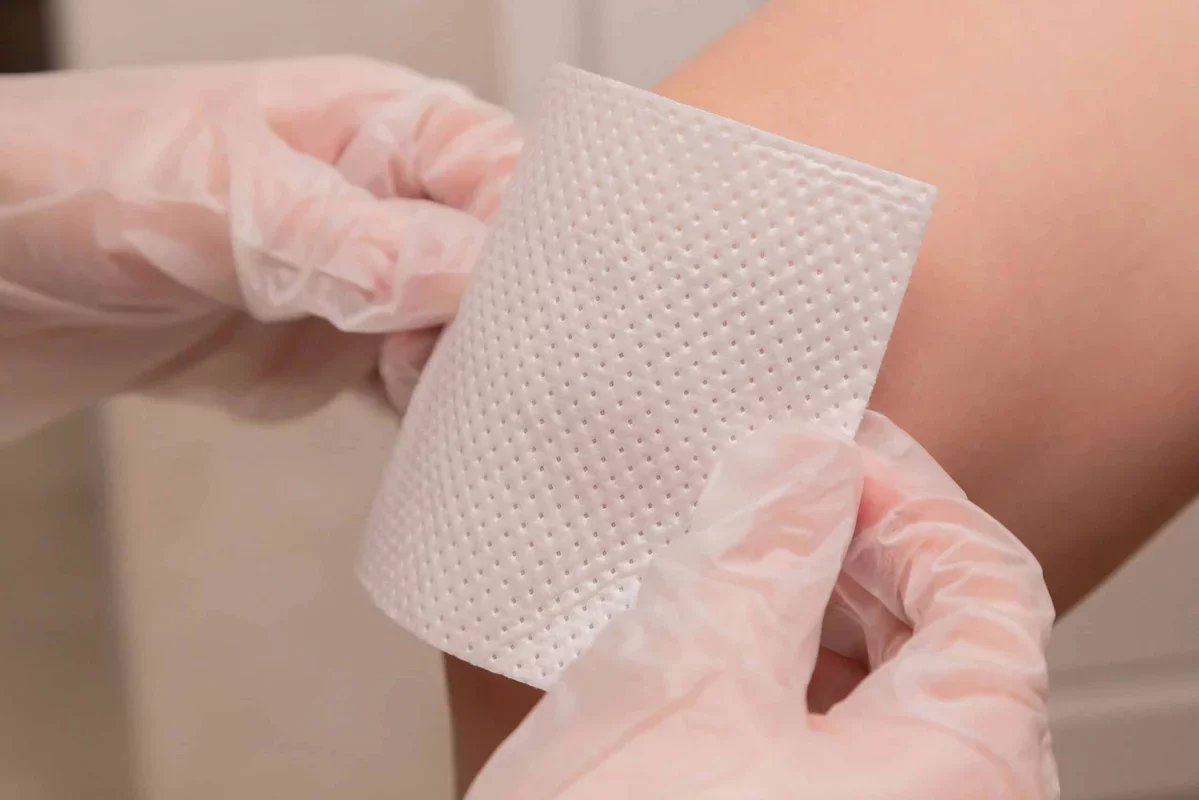 Innovative Medical Powder Transforms Blood into Gel, Stopping Fatal Bleeding Instantly