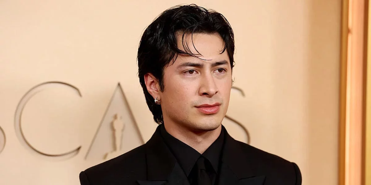 Inside Hudson Williams' Grooming Routine for the Oscars