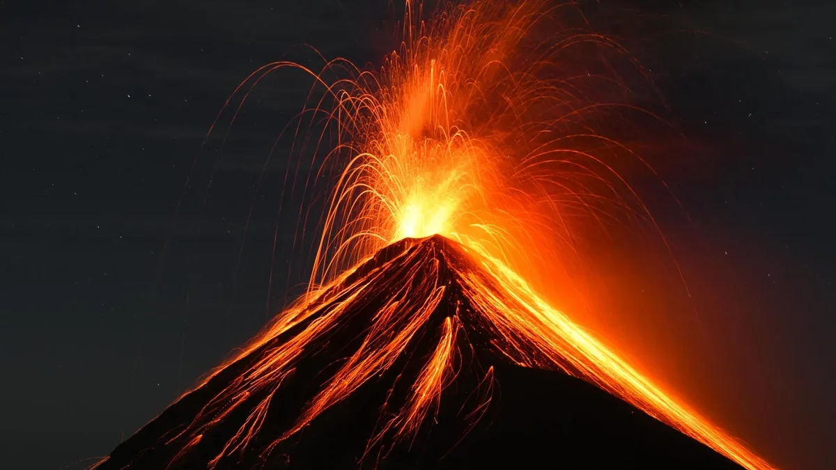 Scientists Unveil Early Warning Signals for Volcanic Eruptions