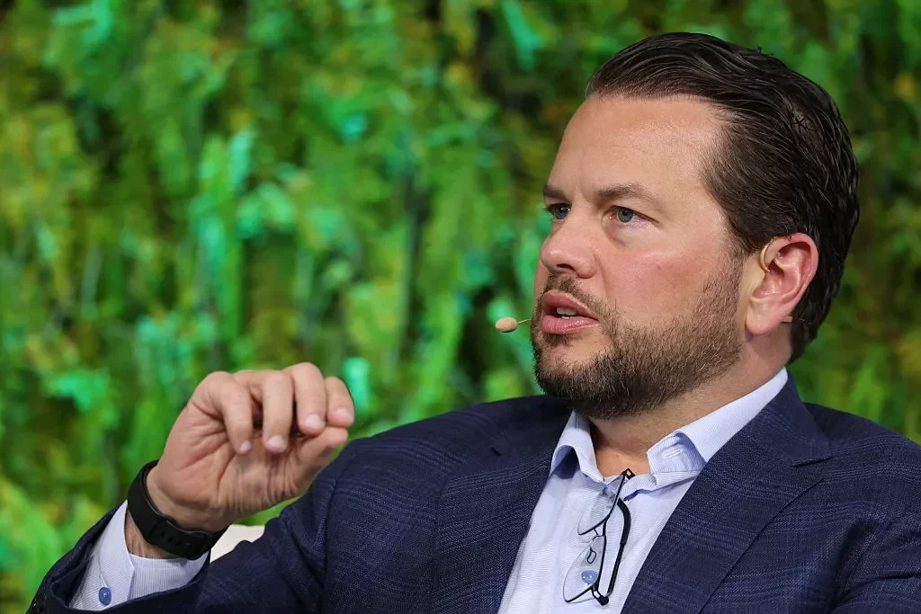 Pinterest CEO Advocates for Social Media Restrictions for Minors