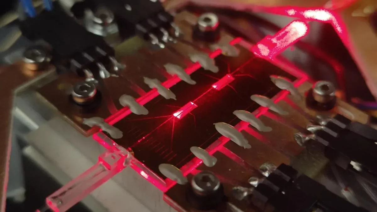 Revolutionizing Quantum Security: Glass as a Game-Changer