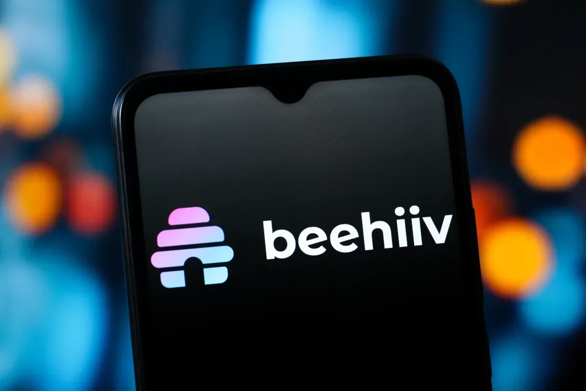 Beehiiv Ventures into Podcasting, Competing with Patreon