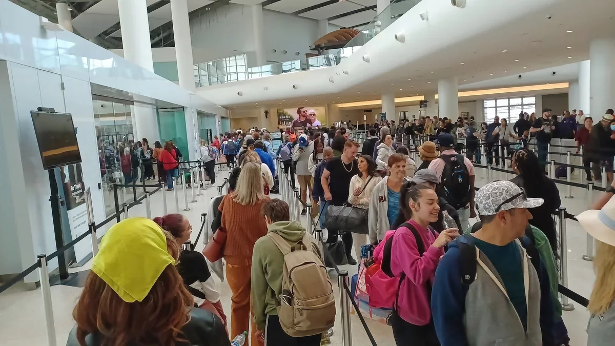 Top Apps for Monitoring TSA Security Wait Times