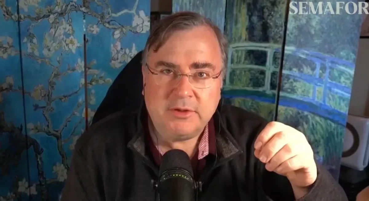 Reid Hoffman Advocates for 'Tokenmaxxing' in AI Usage Debate