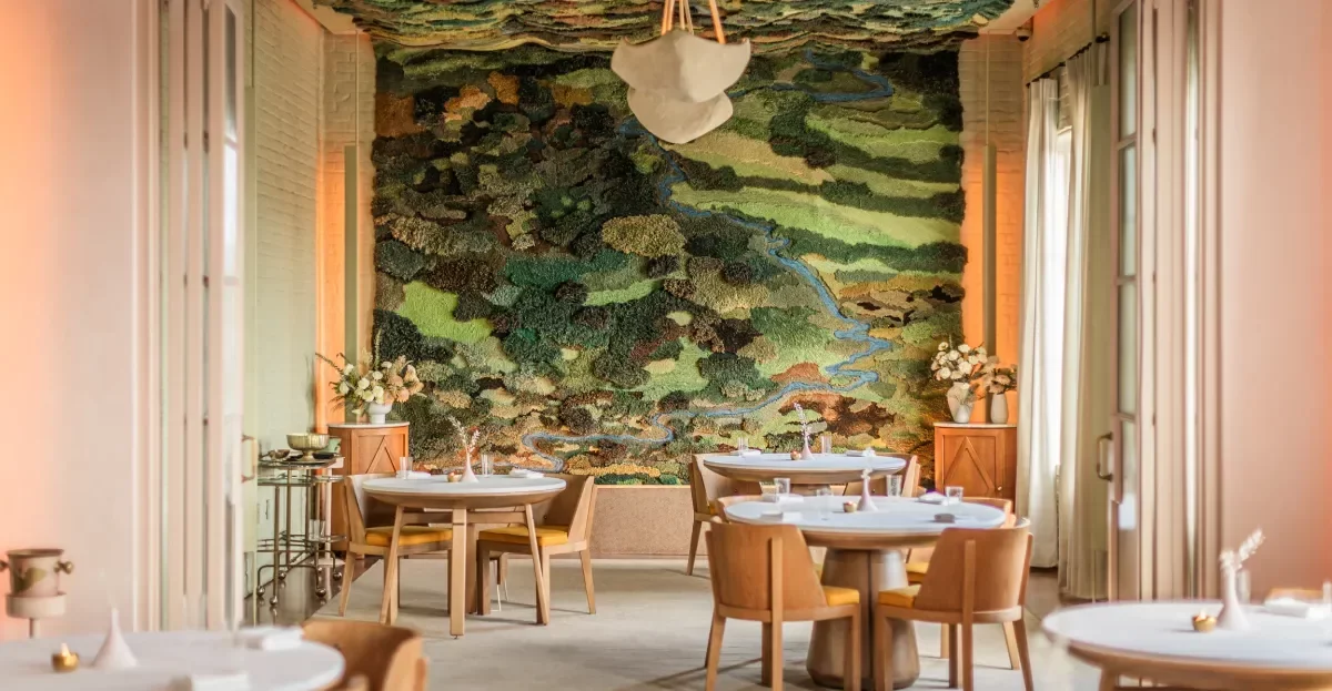 The Artistic Soul of Dining: Stories Behind Iconic Restaurant Artworks