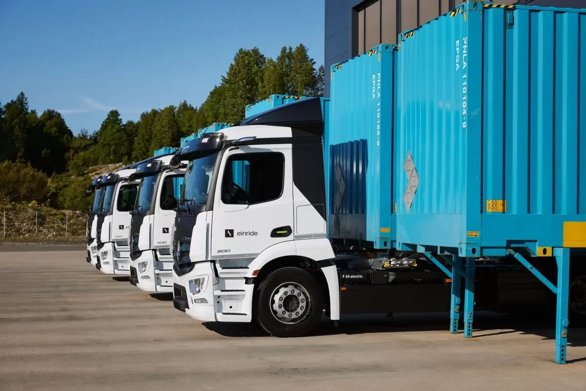 Amazon Partners with Einride for Electric Truck Deployment