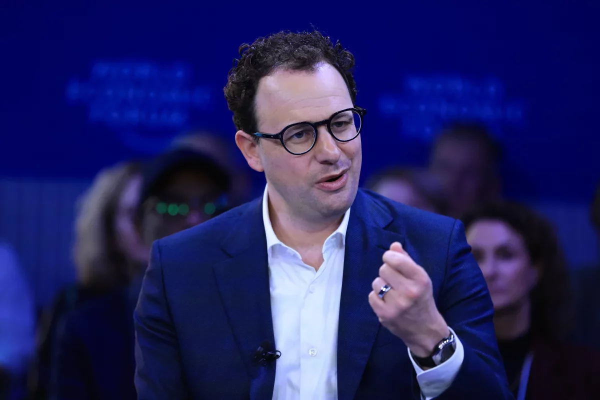 Anthropic Eyes $50 Billion Funding Round at $900 Billion Valuation