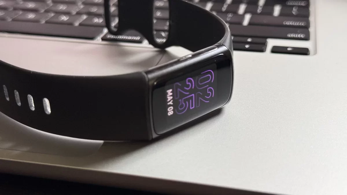 Fitbit App Undergoes Major Changes: Features Transition and Account Migration