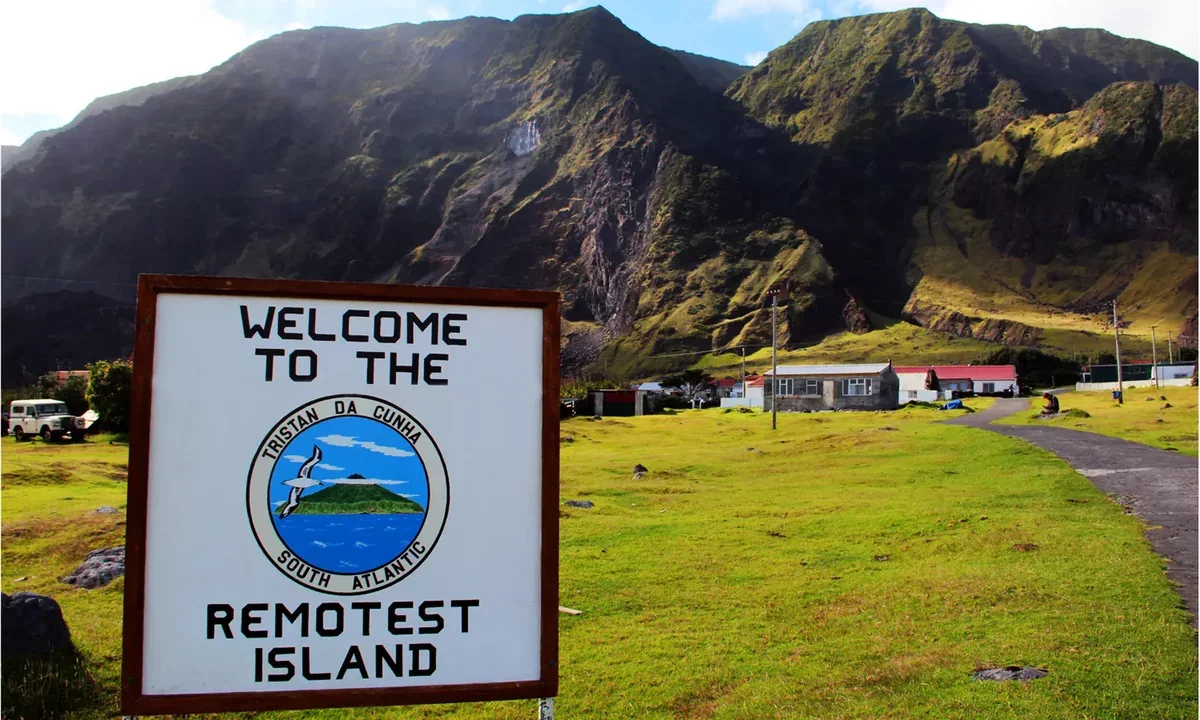 British Paratroopers Deliver Critical Medical Aid to Remote Island
