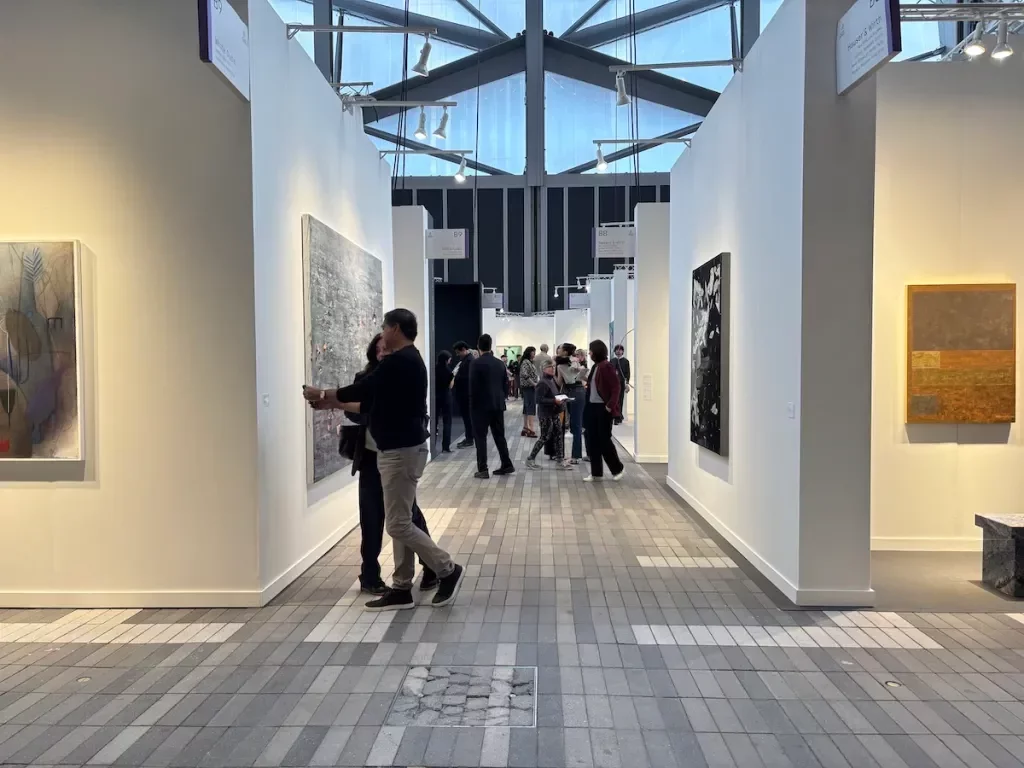 Highlighting the Best Booths at Frieze New York: From Cindy Sherman's Latest Works to Alien Inspirations