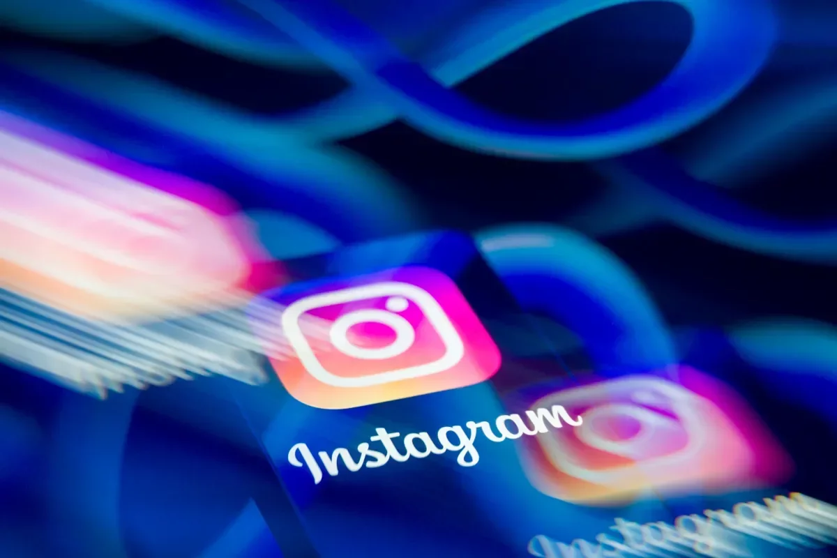 Navigating Instagram's New Instants Feature: How to Manage Your Shared Photos