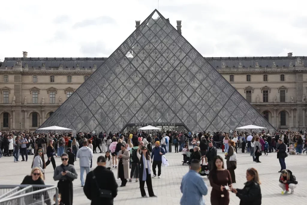 Louvre Ticketing Fraud Scheme Exposed: Employee Indicted