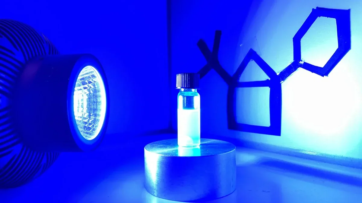 Innovative Light-Driven Method Creates Molecules to Revolutionize Medicine