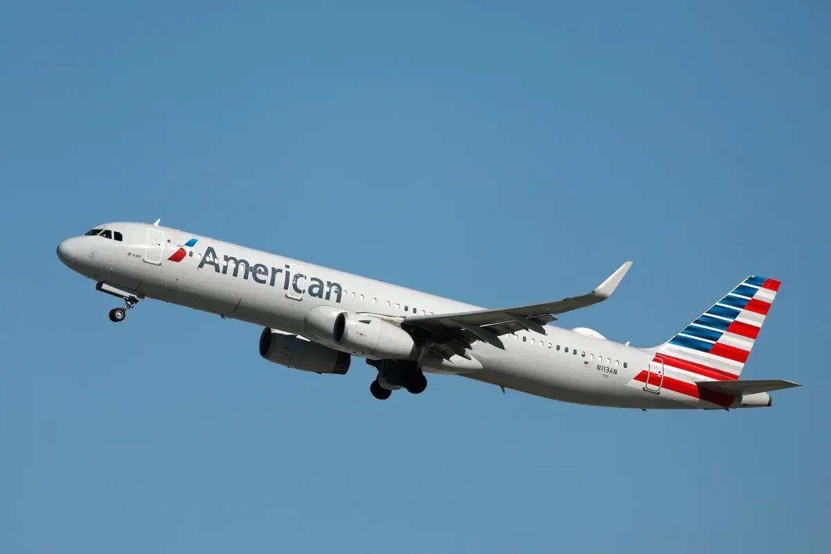 American Airlines Chooses SpaceX's Starlink for In-Flight Wi-Fi