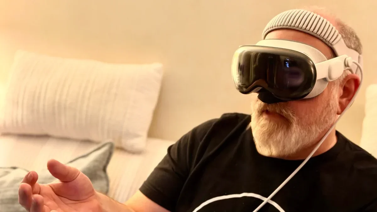 Apple Shifts Focus from Vision Pro to Smart Glasses