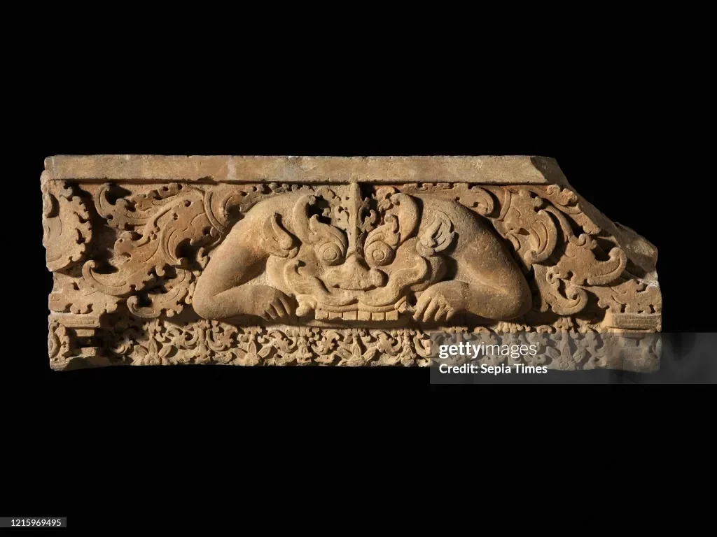 Metropolitan Museum of Art Returns Khmer Sculptures to Cambodia