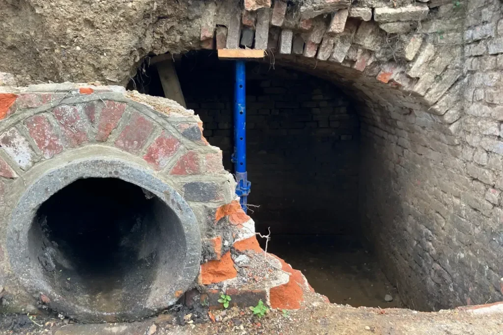 Henry VIII-Era Tunnels Unearthed Beneath English Boarding School