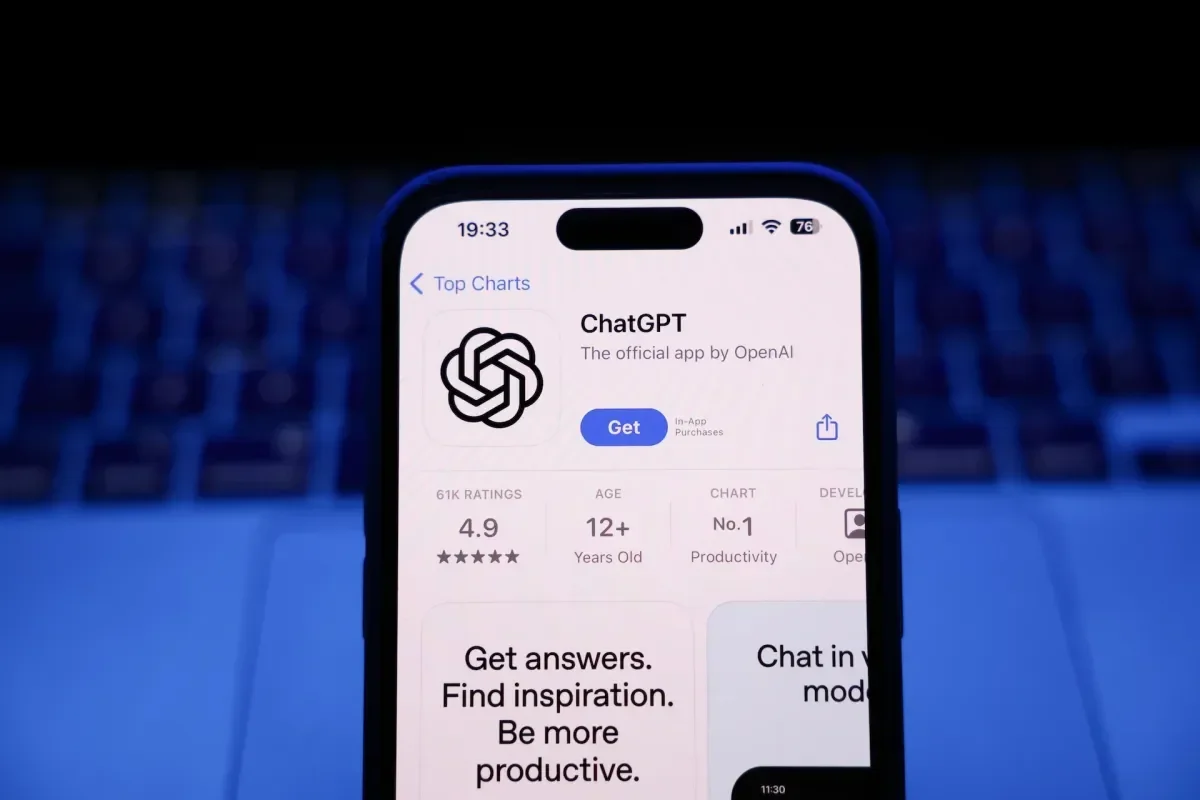 ChatGPT's Global Lead Narrows as AI Assistant Market Diversifies