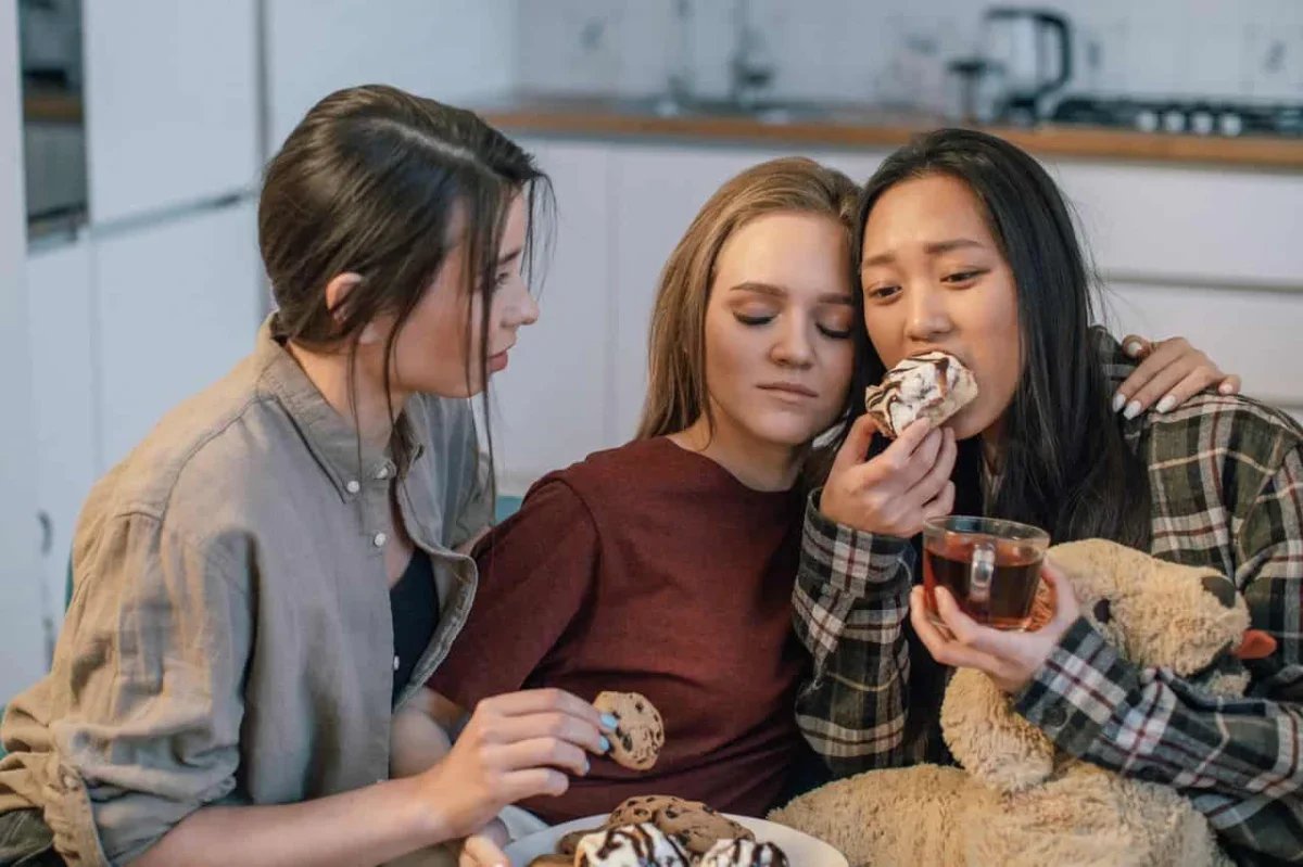 Birth Control Pills May Be Linked to Emotional Eating in Some Women