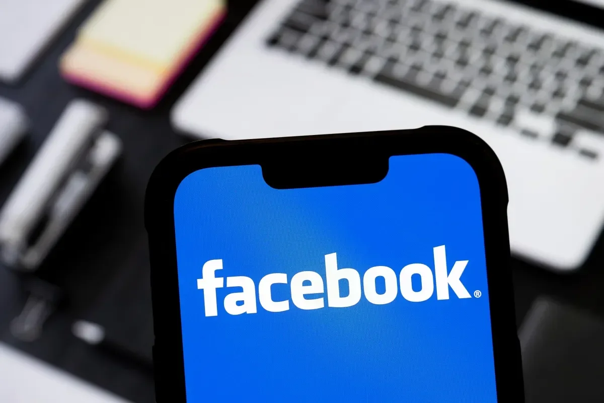 Facebook tests AI-powered companion app for creators