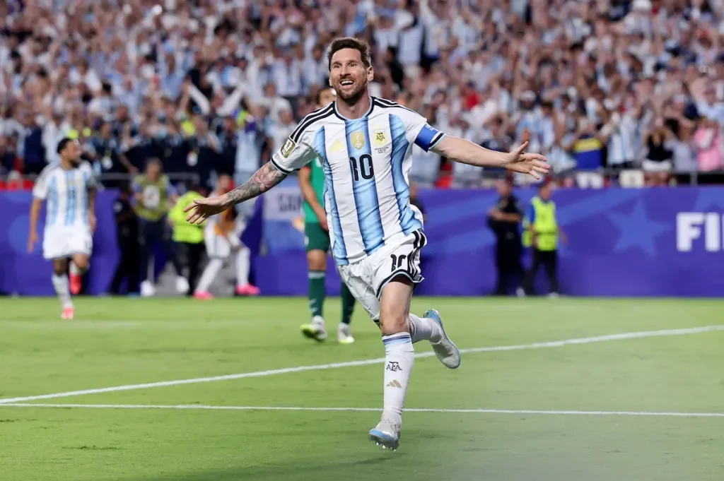 Massive Lionel Messi Statue Rises in Patagonia