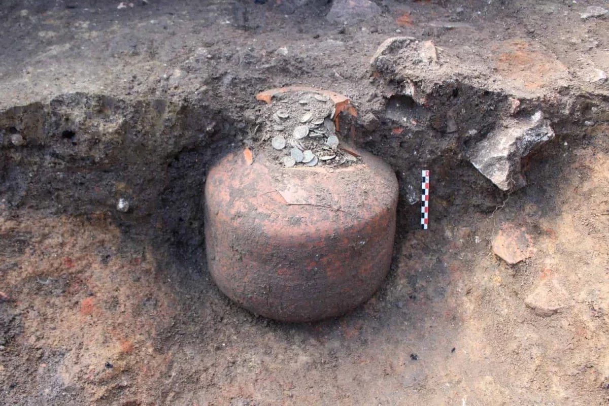 France Excavation Reveals a Massive Roman Coin Hoard Beneath Ancient Senon