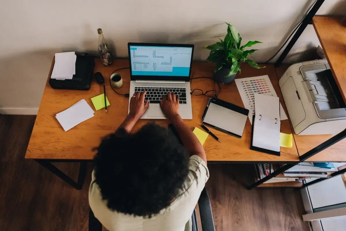 5 desk gadgets that can make your workday smoother