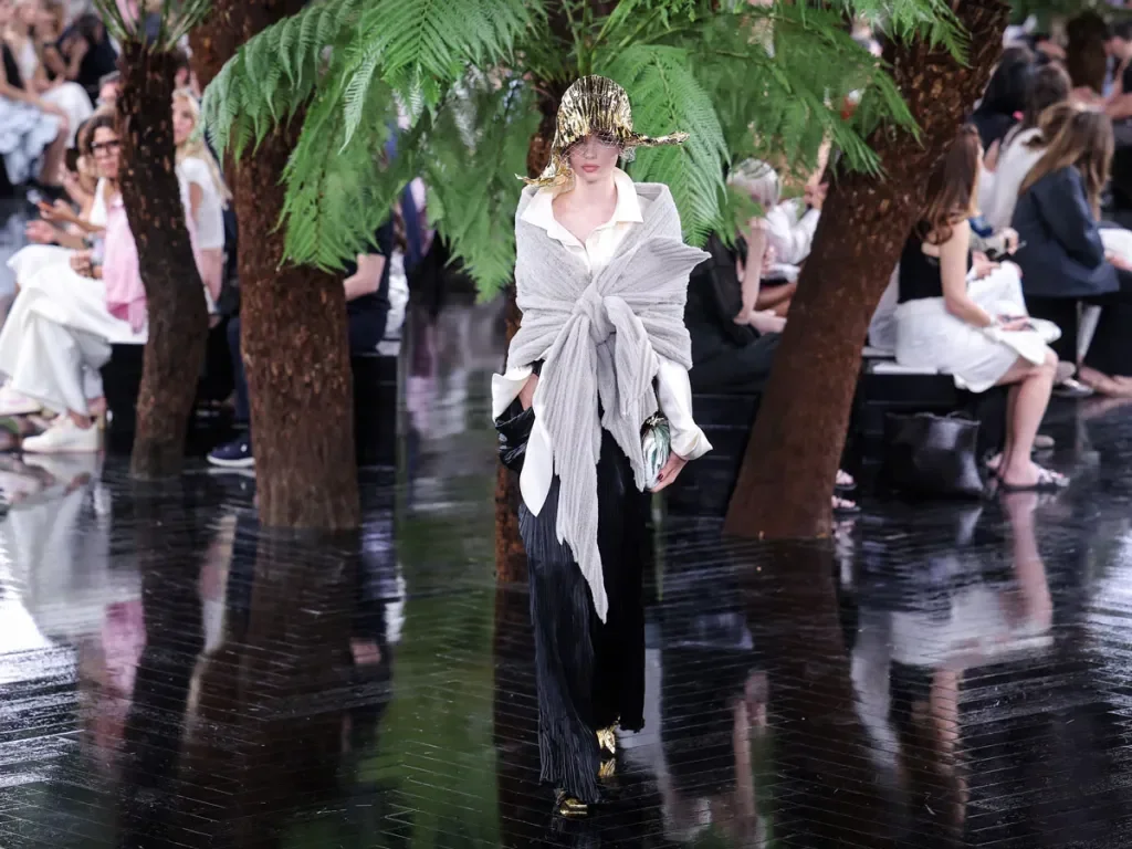 Jonathan Anderson Draws on Lynda Benglis for Dior's New Haute Couture Vision
