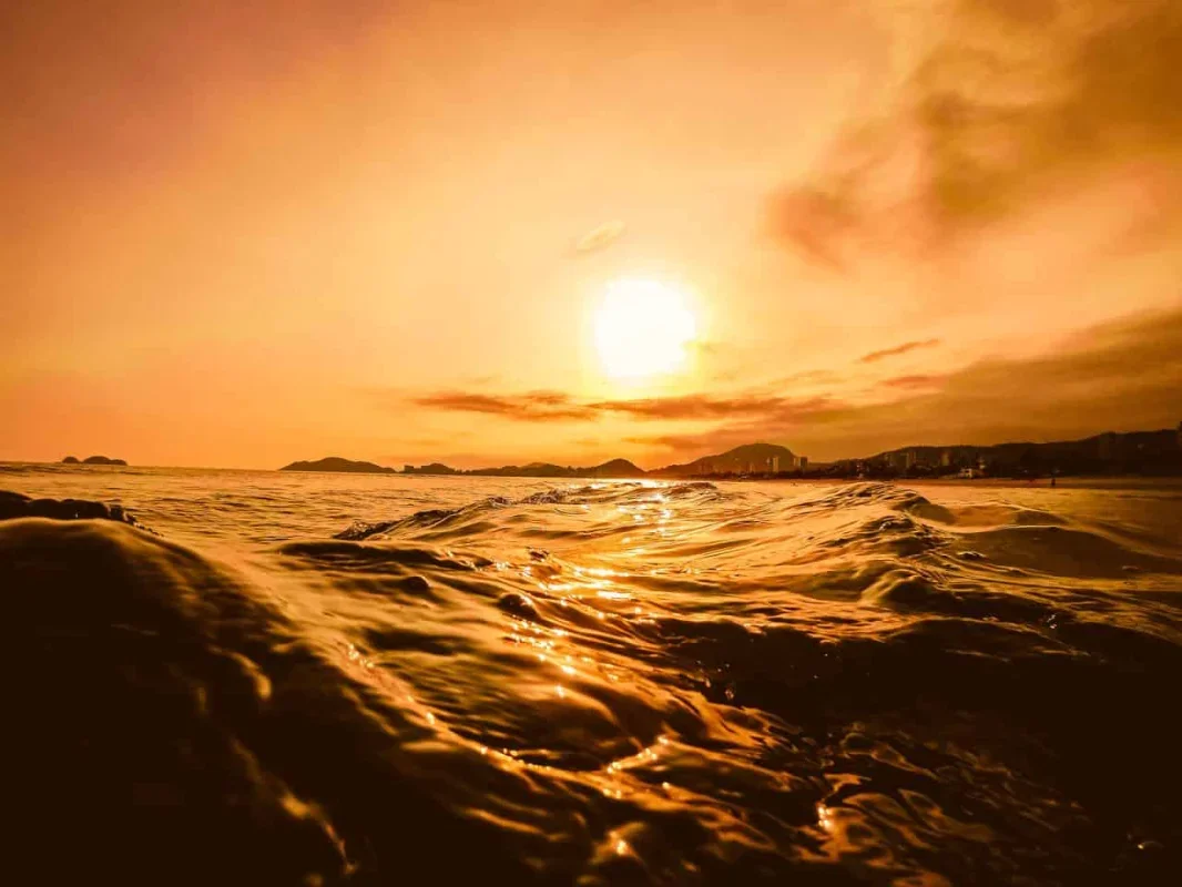 Oceans Set a New Heat Benchmark as El Niño Builds