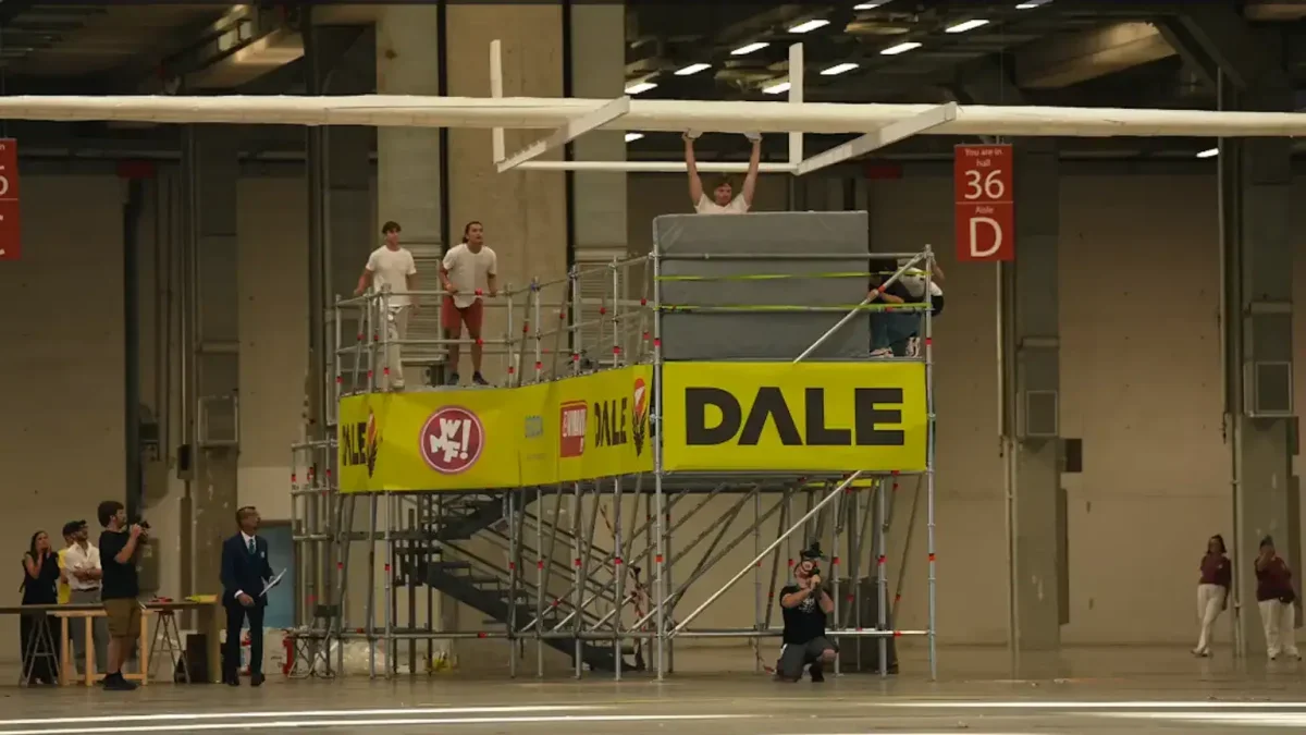 Italian Students Set a Guinness Record with a Giant Paper Airplane