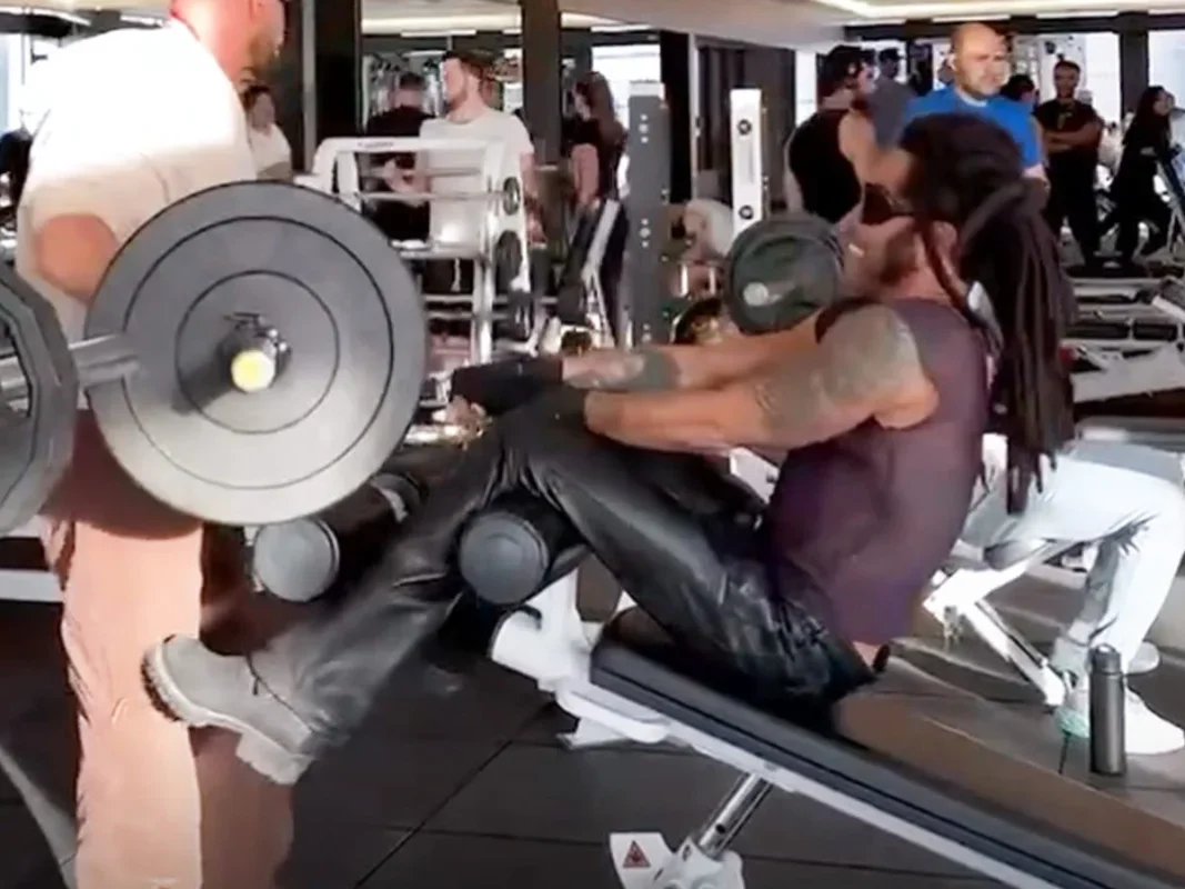 Lenny Kravitz Explains the Practical Side of His Leather-Pants Workout Look