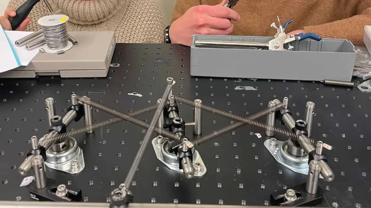 Researchers Create a Spring-Powered Computer That Runs Without Electricity
