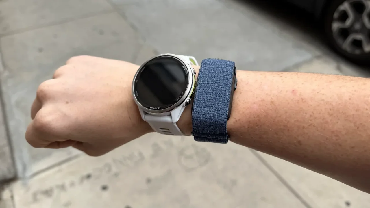 Garmin Introduces Cirqa, Its First Screenless Smart Band