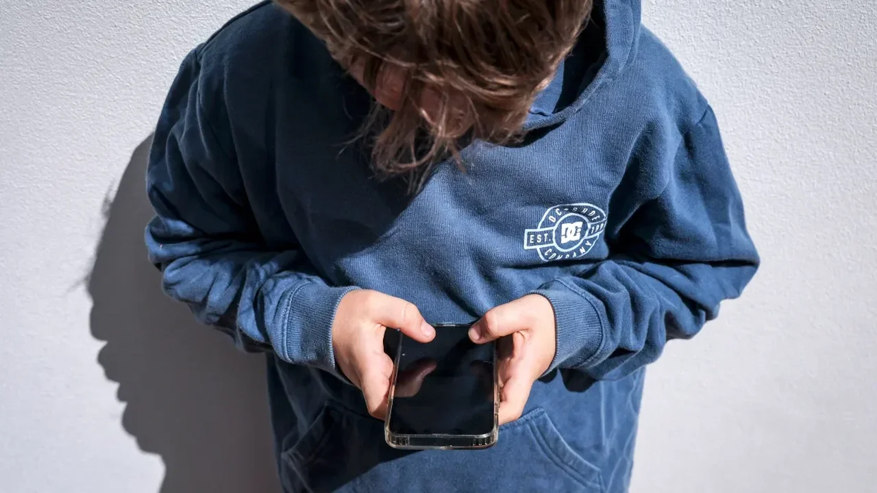 Social Media Age Limits Expand as More Countries Move to Protect Young Users