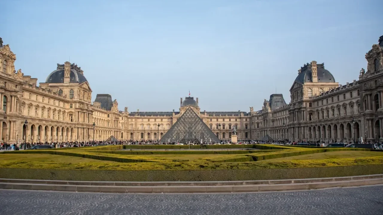 Louvre Reopens Apollo Gallery, Jessica Morgan Heads to Tate, and More: Morning Links for July 22, 2026