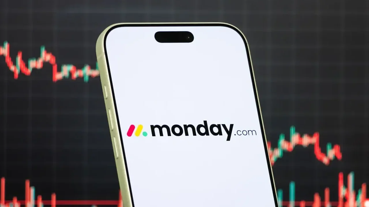 Monday.com reshapes its business around AI