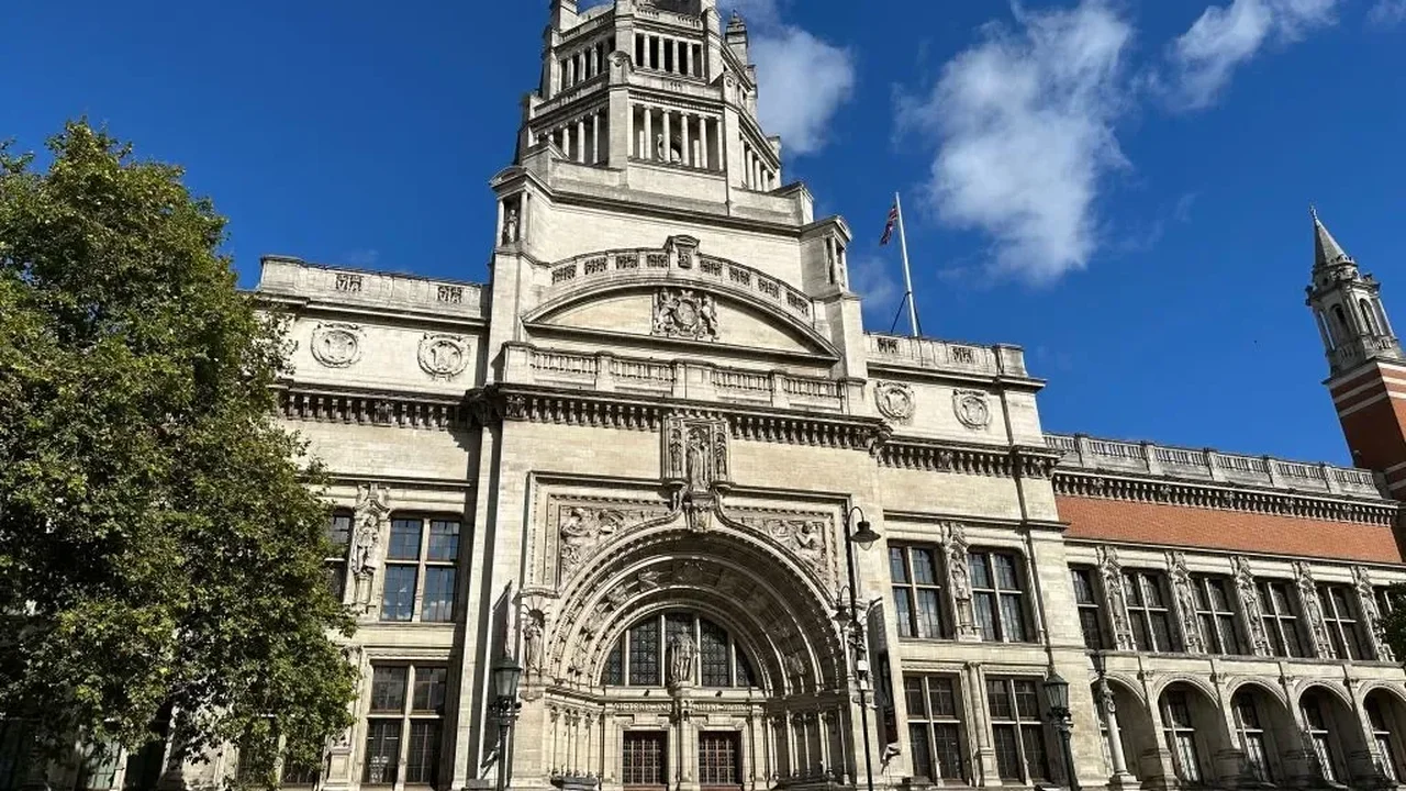V&A Staff Vote on Strike as Pay and Heat Policies Take Center Stage