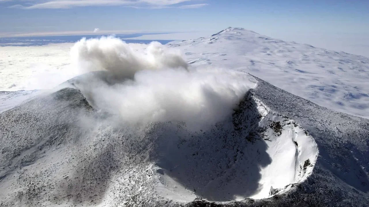 Antarctica's Mount Erebus Releases Tiny Gold Particles While Revealing Rare Volcano Science